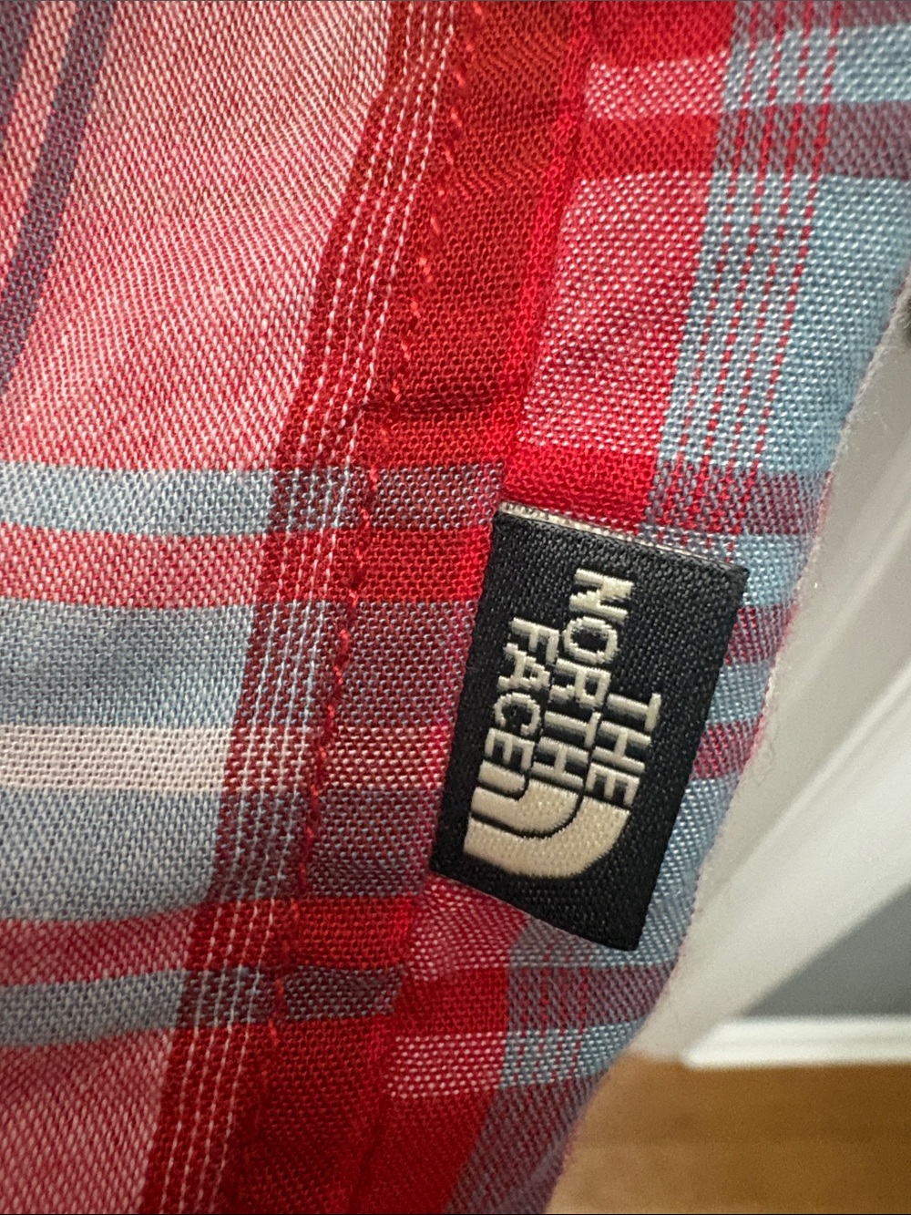 The North Face Men’s Red Blue Plaid Short Sleeve Button Down Outdoor Shirt - Picture 3 of 7